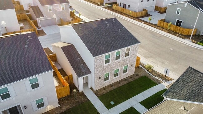 Building Photo - Brand-New 3BD/2.5BA Home in Southwest Bakersfield Modern Finishes, Solar & 2-Car Garage