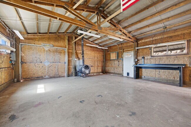 Building Photo - Rare 1.61 Acre Horse Property with Arena, Corrals, Shop & RV Parking