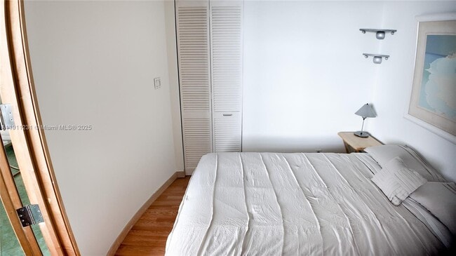 Building Photo - 100 Lincoln Rd