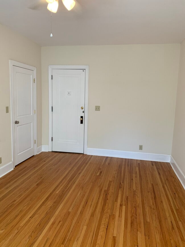 Building Photo - Wolkowicz Realty