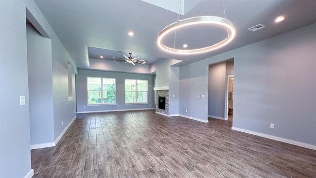 Building Photo - 1724 Salma Rd