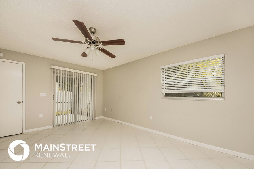 Building Photo - 4454 Sandhurst Dr