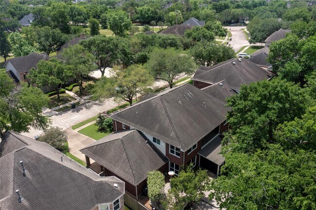 Building Photo - 1323 Hillside Forest Dr