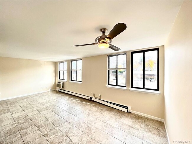 Building Photo - 722 US-6