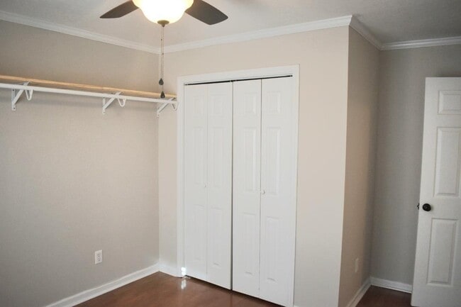 Building Photo - 1889 Long Creek Falls