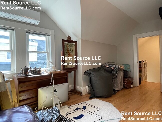 Building Photo - 12 Seven Pines Ave