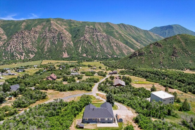 Building Photo - 1676 S Mountain Vw Cir