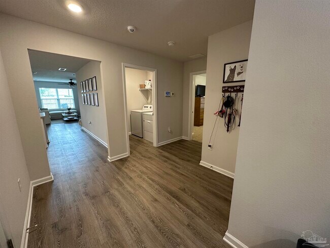Building Photo - 5292 Peach Dr