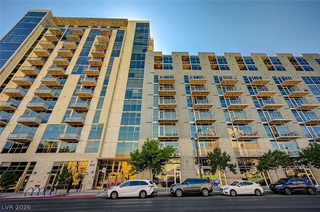 Building Photo - 353 E Bonneville Ave