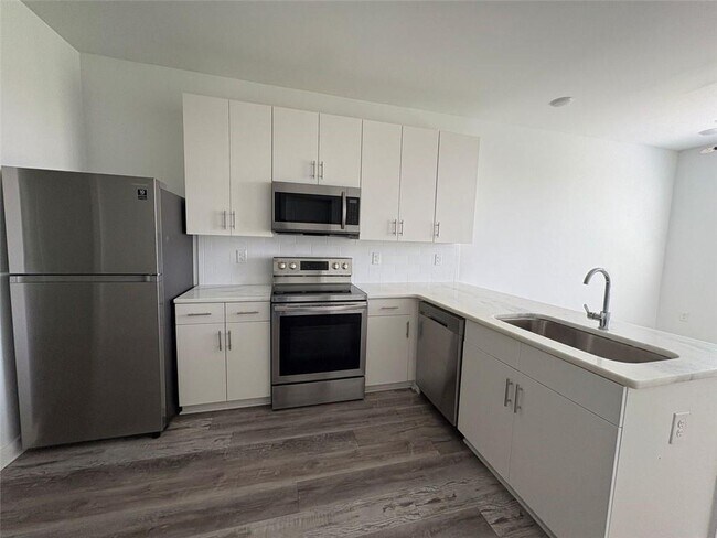 Building Photo - 525 Parkway Dr