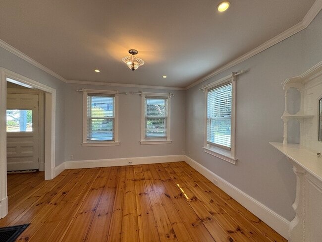 Building Photo - 8 Elmwood St
