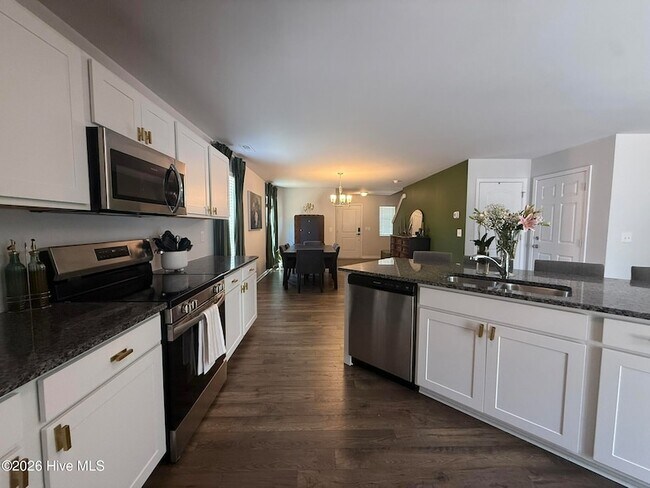 Building Photo - 765 Conductor Ct