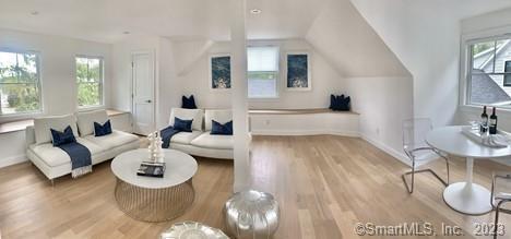 Building Photo - 70 Seminary St