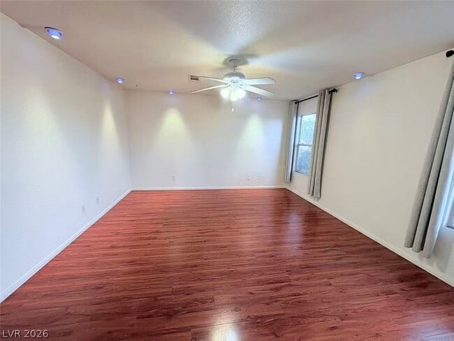 Building Photo - 1304 Paraiso St