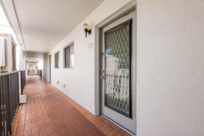 Building Photo - 15450 Pembridge Dr