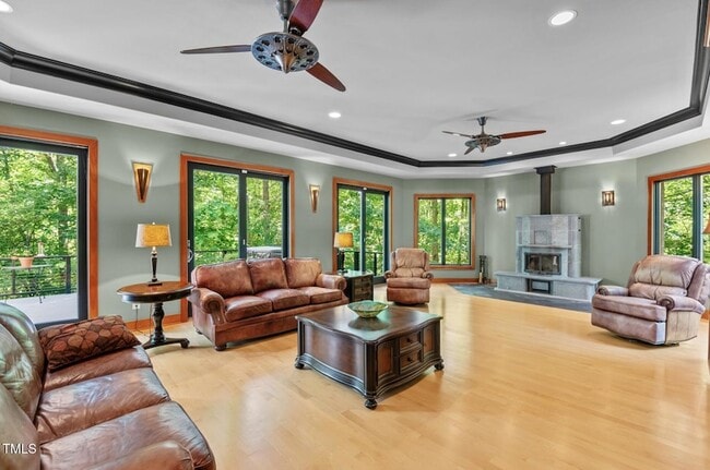 Building Photo - 6016 Glenthorne Dr