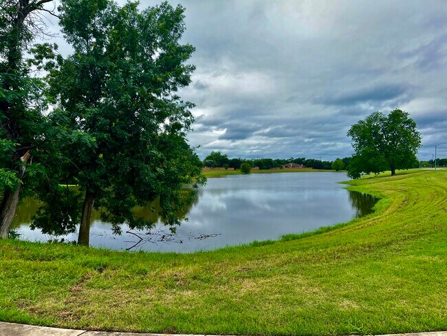 Building Photo - 101 Altamont St
