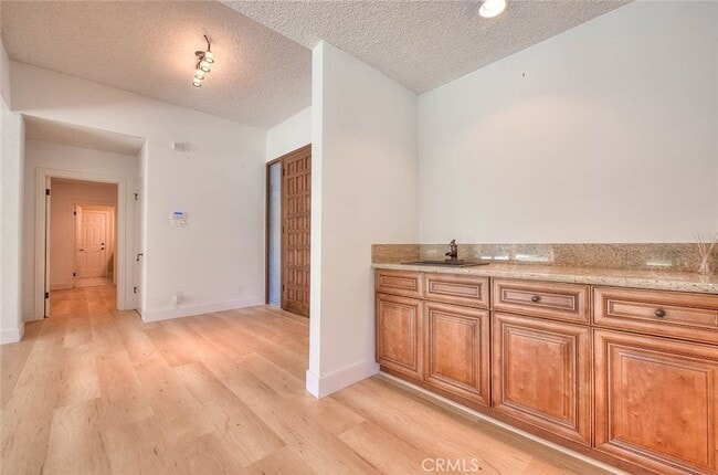 Building Photo - 16612 Park Ln Cir