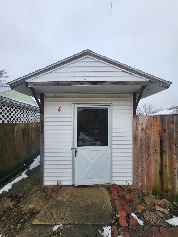 Building Photo - 3525 Allen Ave