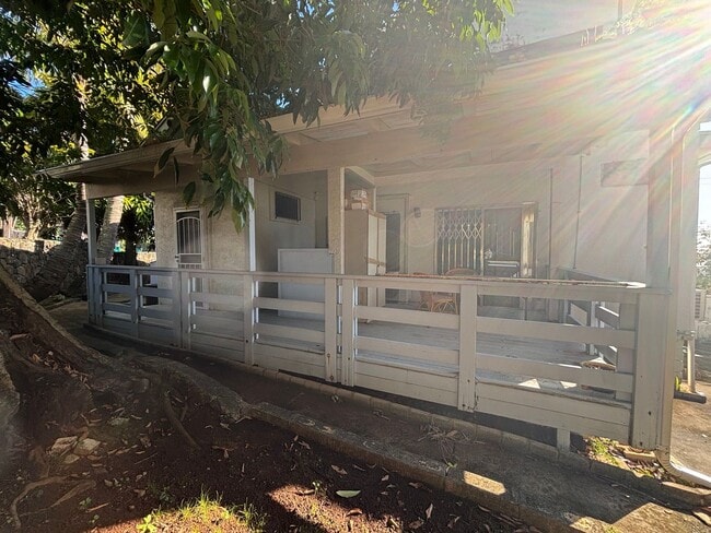 Building Photo - 1055 Alewa Dr