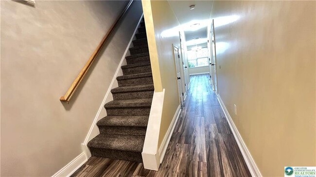 Building Photo - 705 Blue Heron Dr