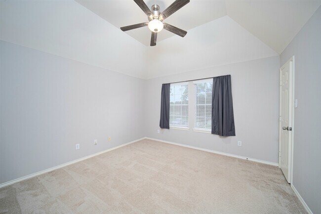 Building Photo - 3627 Midland Dr