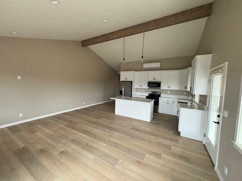 Building Photo - 215 Burkhill Ln