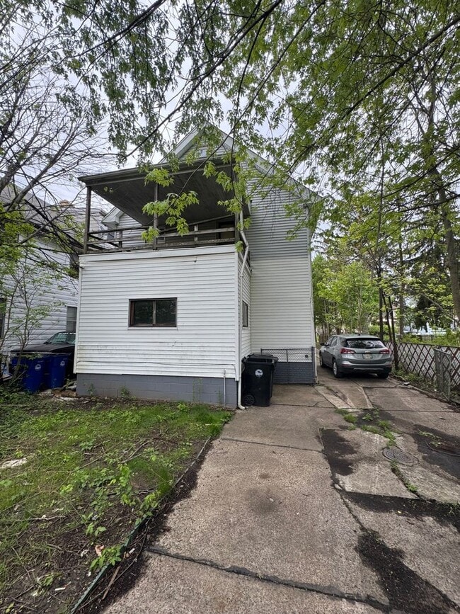 Building Photo - 3188 E 119th St