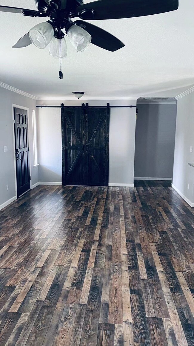 Building Photo - 711 Sandpiper Ln