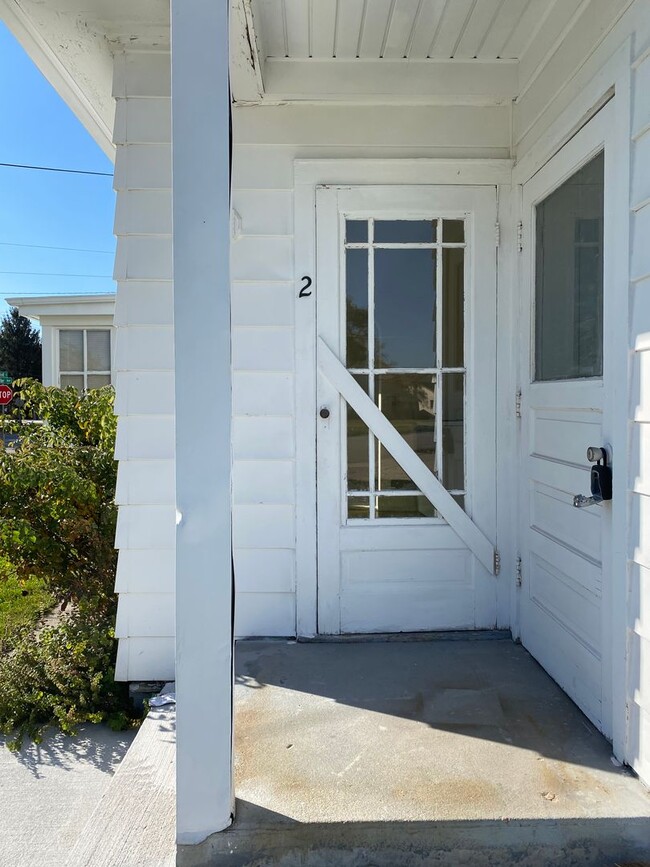 Building Photo - 1347 Center Ave