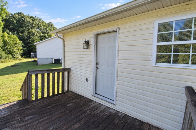 Building Photo - 424 Blake Cir