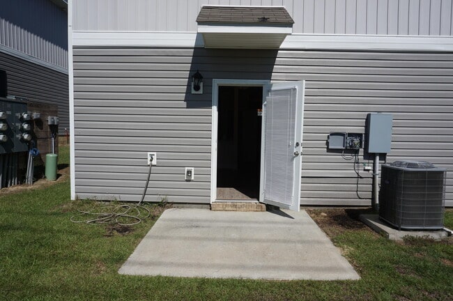 Building Photo - 171 Iron Horse Dr E