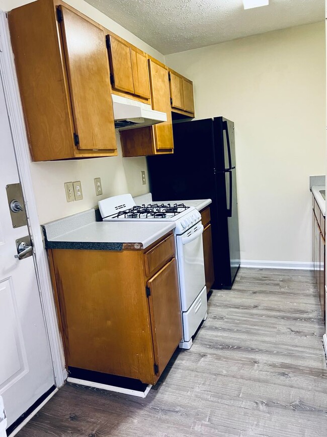 Building Photo - 1BR in West Louisville-Section 8 accepted!