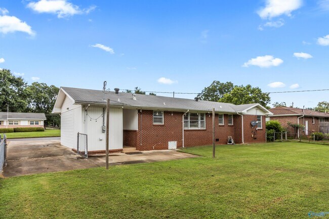 Building Photo - 4301 Richardson Dr NW