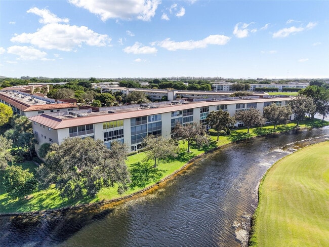 Building Photo - 3203 Portofino Point