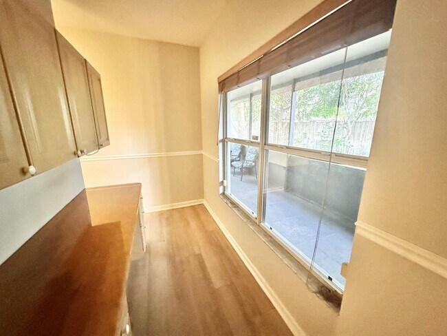 Building Photo - 702 Via Toscana Via