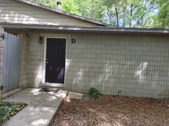 Building Photo - 4405 SW 74th Terrace