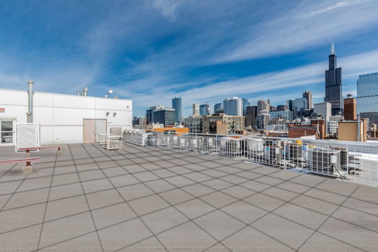 Building Photo - 933 W Van Buren St