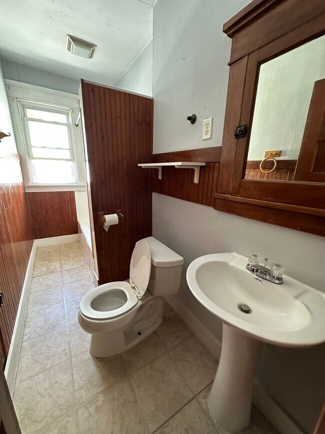 Building Photo - 3251 N Booth St