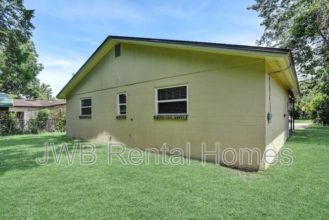 Building Photo - 3120 Mell Ct