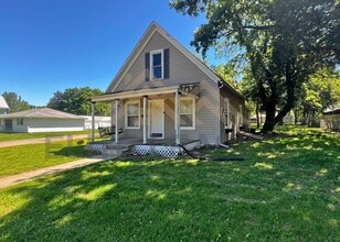 Building Photo - 2800 SE Michigan Ave