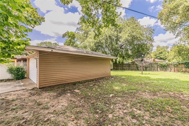 Building Photo - 4341 Kolloch Dr