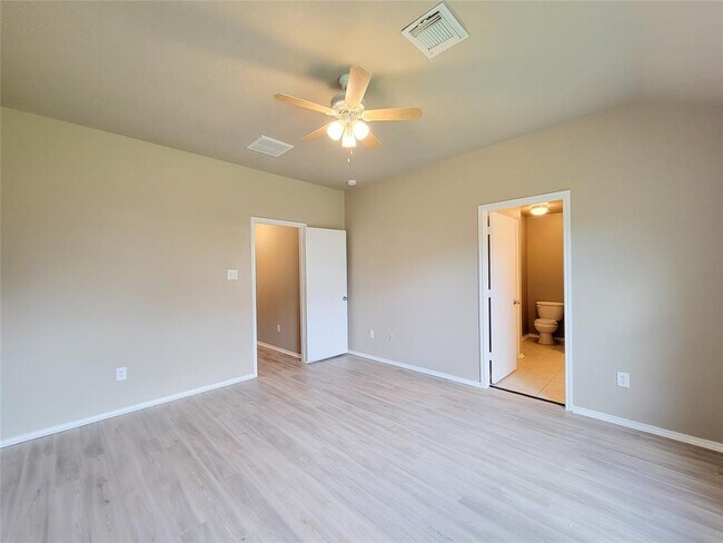Building Photo - 2731 Trinity Glen Ln