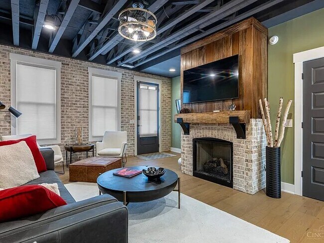 Building Photo - 3751 Bedel St