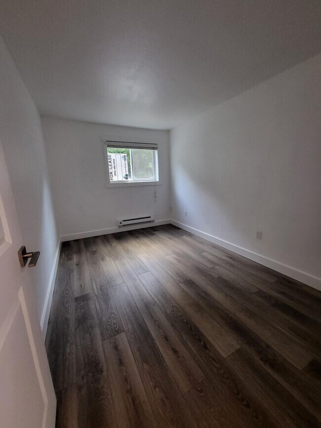 Building Photo - 15819 NE Leary Way