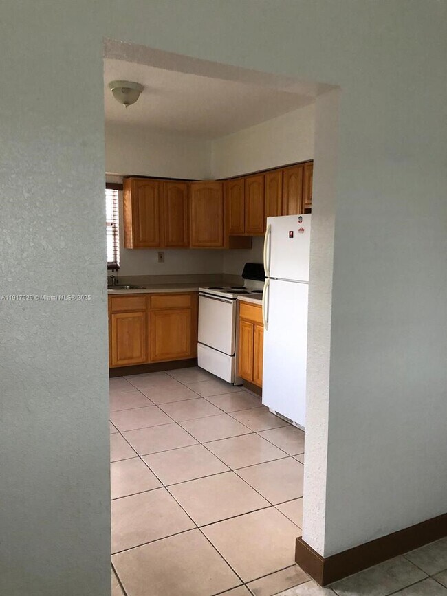 Building Photo - 1995 NE 167th St