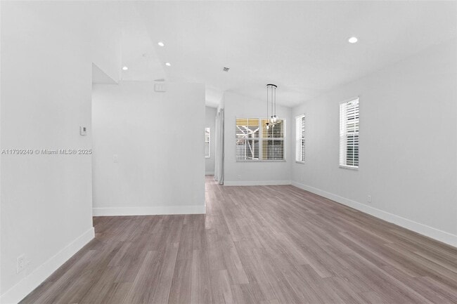 Building Photo - 824 Sand Creek Cir