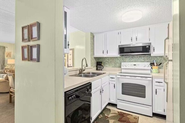 Building Photo - 880-A1A A1A Beach Blvd