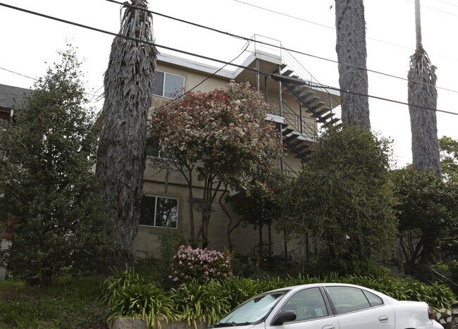 Building Photo - 130 Moss Ave