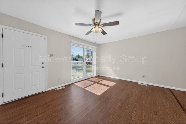 Building Photo - 12405 Pizarro Dr